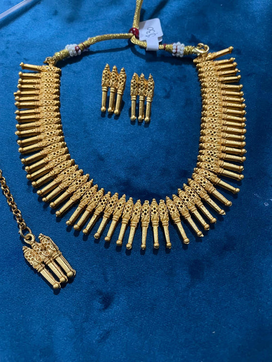Vanishree Necklace, Earring and Tikka Set