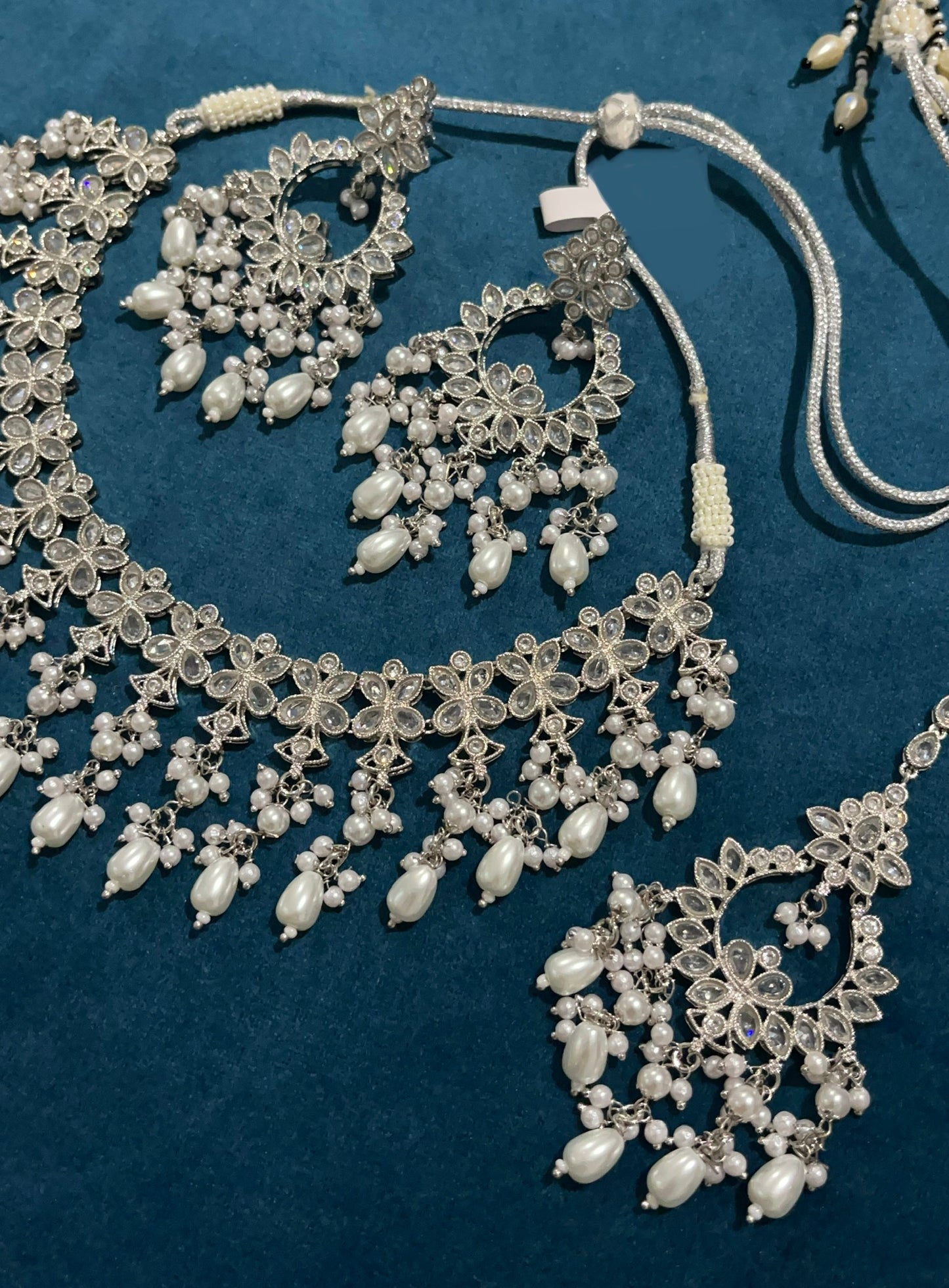 Nila Necklace Set - Silver