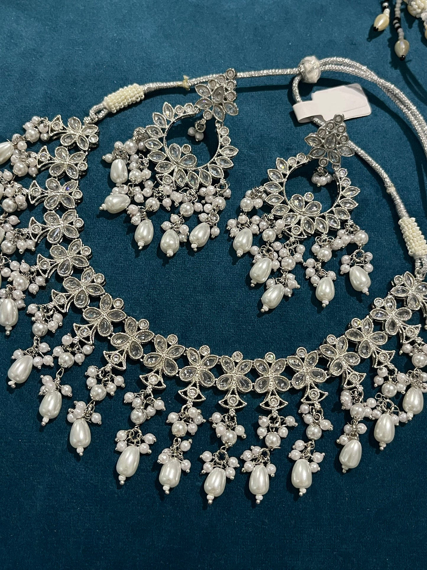 Nila Necklace Set - Silver