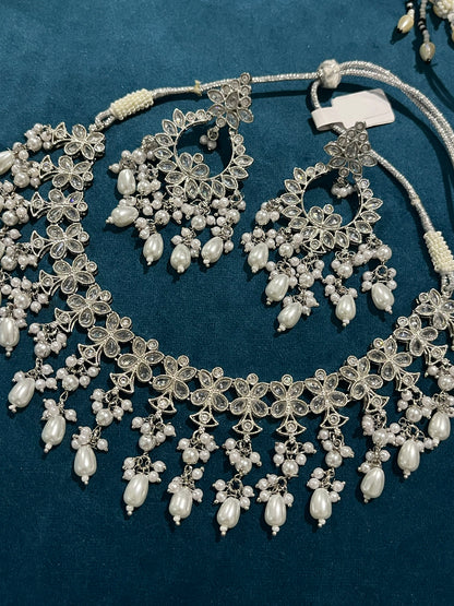 Nila Necklace Set - Silver