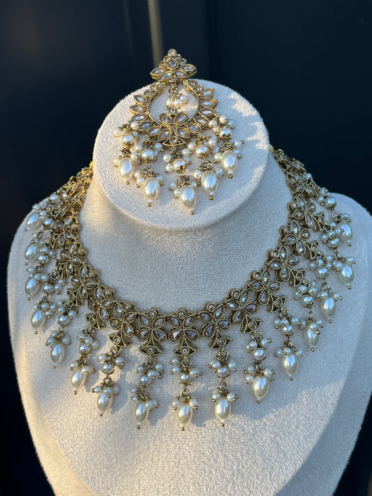 Nila Necklace Set - Gold/Mehendi
